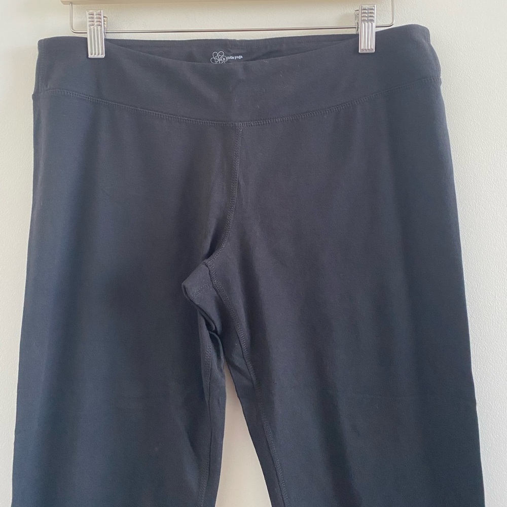 Old Navy Black Yoga Cropped Leggings Size Large New Without Tag - Picture 2 of 5